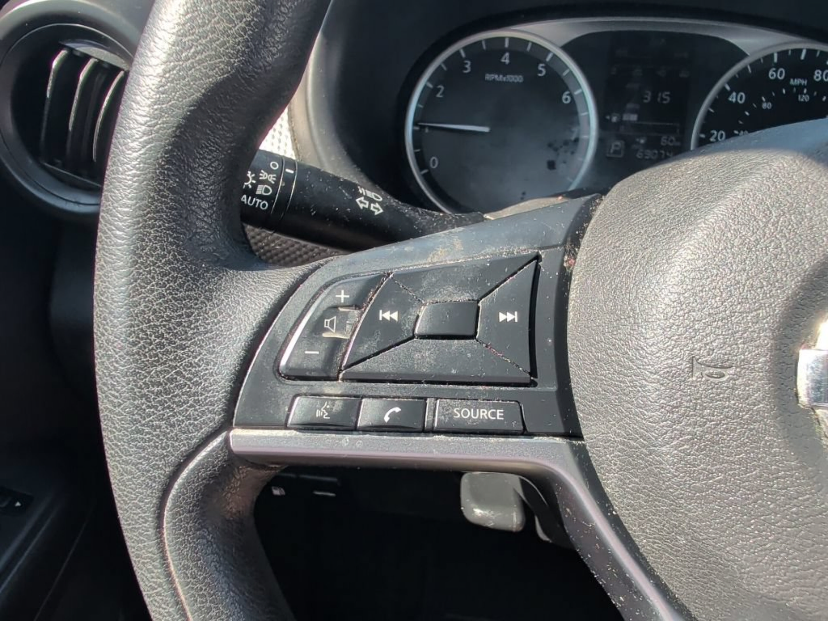 Used 2020 Nissan Kicks S FWD image 14