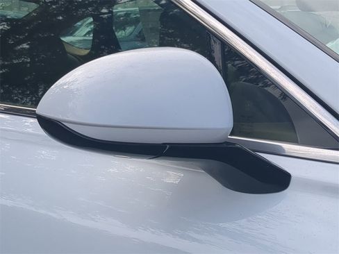 Used 2025 Genesis G80 2.5T image 10