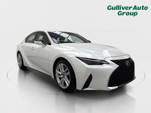 Used 2023 Lexus IS 300 w/ Comfort Package RWD image 13