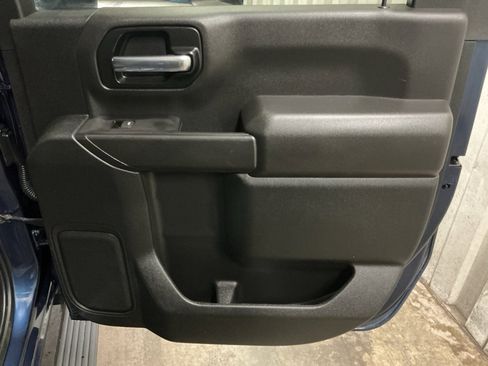 Used 2021 Chevrolet Silverado 2500 LT w/ Convenience Package image 24