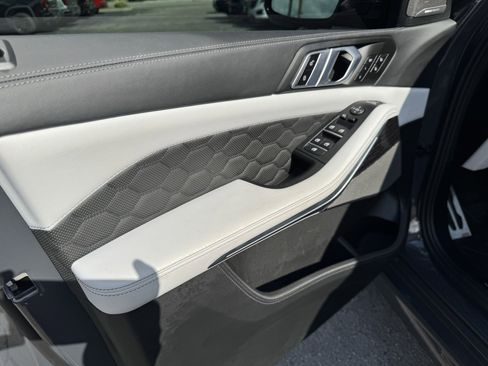 Used 2025 BMW X5 M Competition image 10