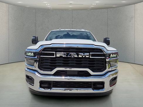 Used 2025 RAM 3500 Tradesman w/ Chrome Appearance Group AWD/4WD image 11