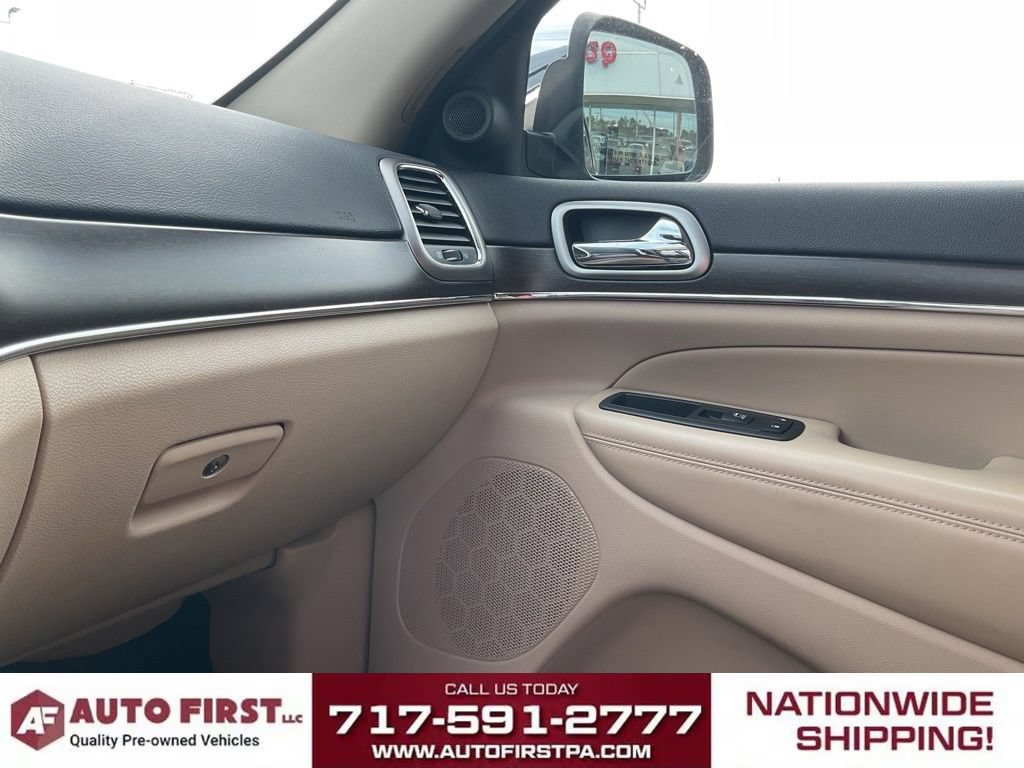 Used 2018 Jeep Grand Cherokee Limited AWD/4WD image 25