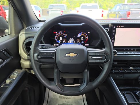 Used 2024 Chevrolet Colorado W/T w/ WT Convenience Package II RWD image 19