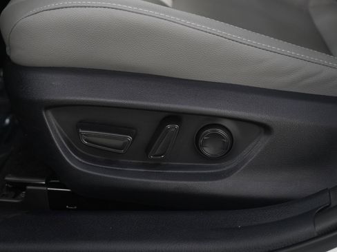 Used 2025 Toyota Camry SE image 25