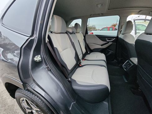 Used 2022 Subaru Forester Premium image 27