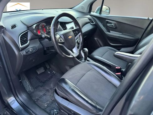 Used 2017 Chevrolet Trax LT w/ LT Convenience Package image 11