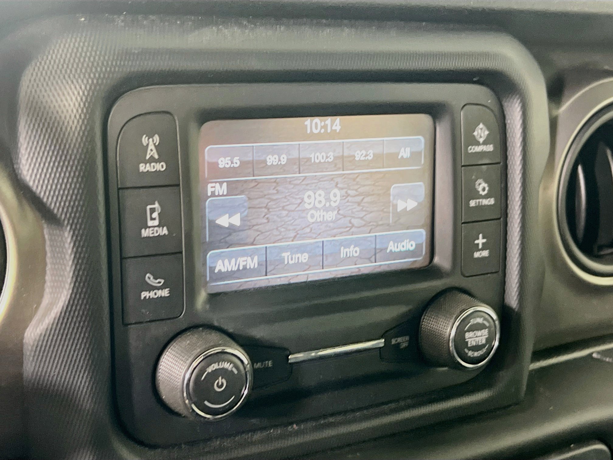 Used 2018 Jeep Wrangler Unlimited Sport AWD/4WD image 14