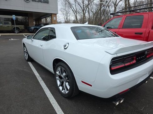 Used 2021 Dodge Challenger SXT w/ Plus Package image 9