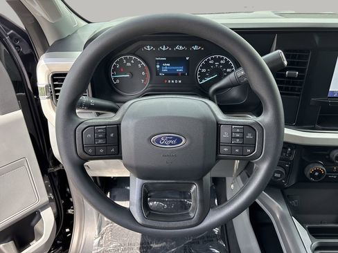 Used 2025 Ford F350 XLT w/ FX4 Off-Road Package image 28