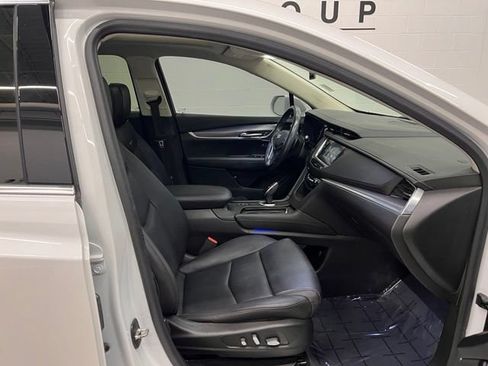 Used 2018 Cadillac XT5 Premium Luxury w/ Driver Assist Package AWD/4WD image 12