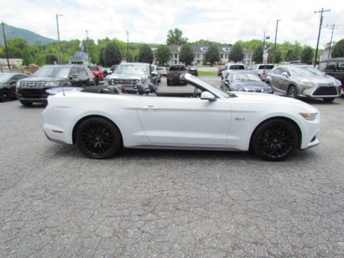 Used 2017 Ford Mustang GT Premium RWD image 5