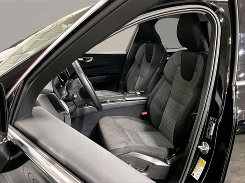 Certified 2023 Volvo XC60 B5 Core image 26
