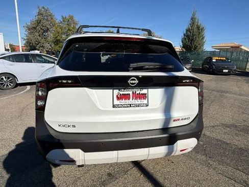 New 2026 Nissan Kicks SR w/ Cold Weather Package image 5