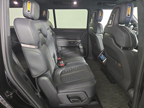 Used 2024 Rivian R1S Adventure AWD/4WD image 23