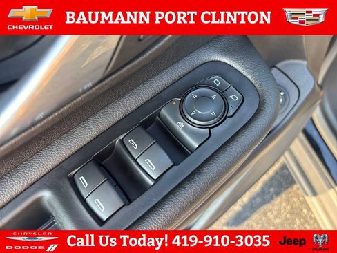 Used 2021 GMC Terrain SLE w/ Driver Convenience Package FWD image 12