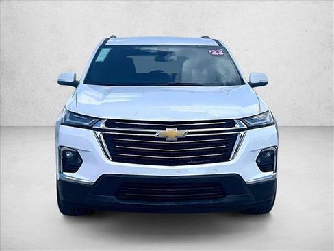 Used 2023 Chevrolet Traverse LT FWD image 3