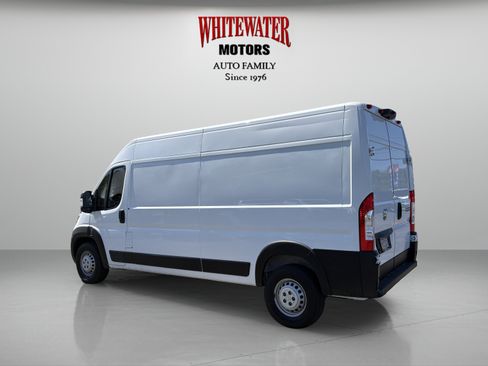 Used 2025 RAM ProMaster 2500 w/ Convenience Group FWD image 2