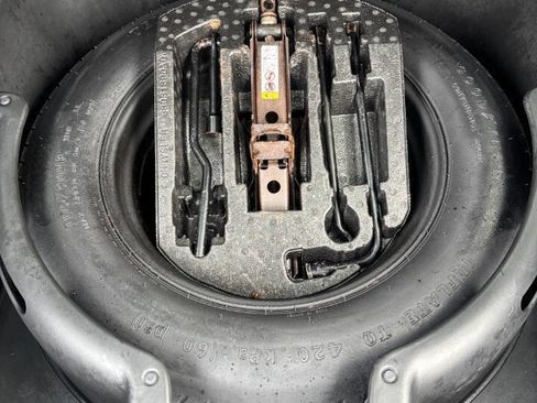 Used 2012 Jeep Grand Cherokee Laredo image 16