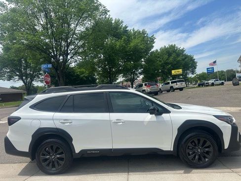 Used 2025 Subaru Outback Onyx Edition AWD/4WD image 4