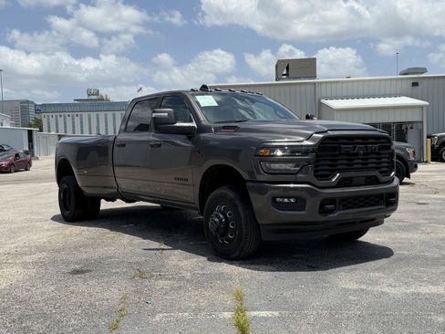 Used 2025 RAM 3500 Big Horn AWD/4WD image 2
