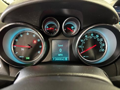 Used 2015 Buick Encore Convenience FWD image 28