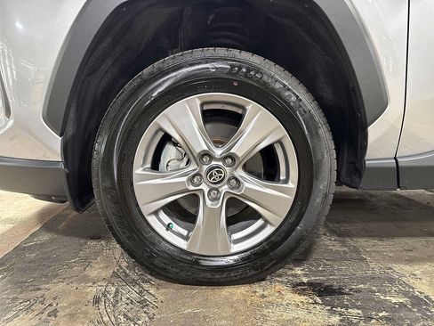 Used 2025 Toyota RAV4 XLE AWD/4WD image 10