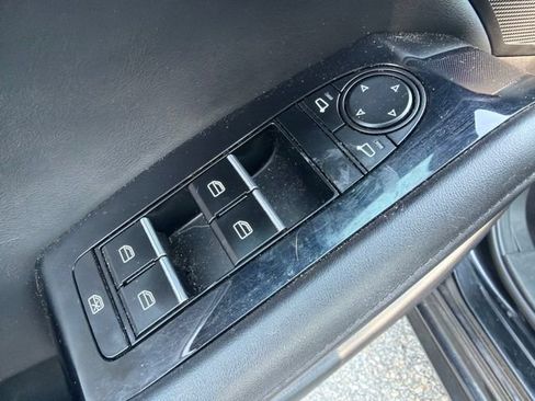 Used 2023 MAZDA MAZDA3 s FWD image 12