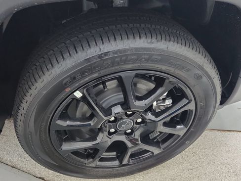 New 2026 Jeep Compass Latitude AWD/4WD image 33