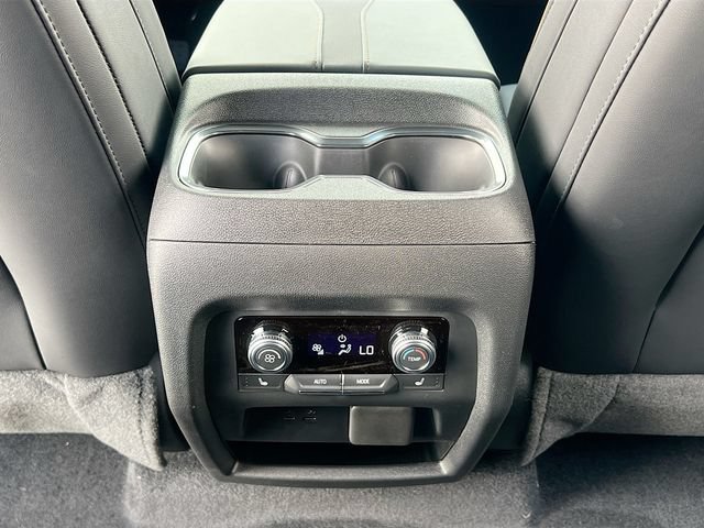 New 2026 GMC Acadia AT4 w/ Luxury Package AWD/4WD image 18