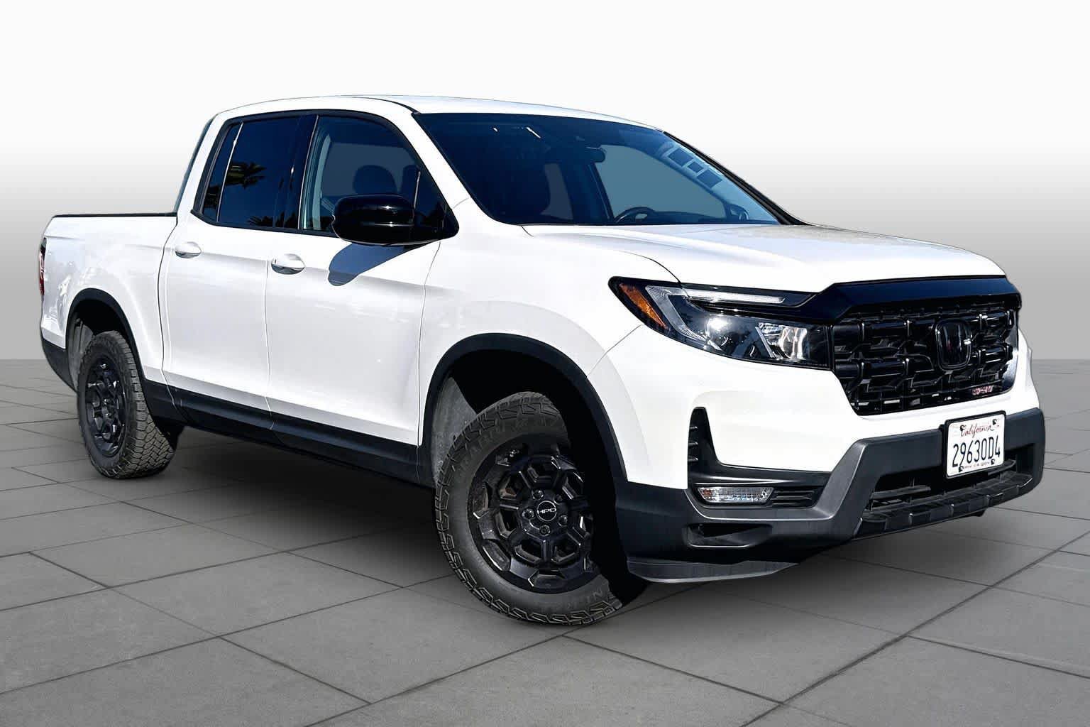 Used 2025 Honda Ridgeline Sport+ image 2