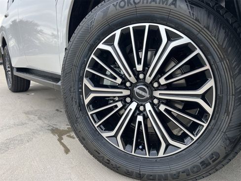 New 2026 Nissan Armada Platinum image 7