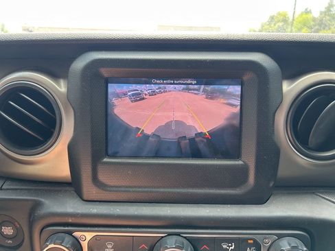 Used 2021 Jeep Wrangler Unlimited Sport image 16