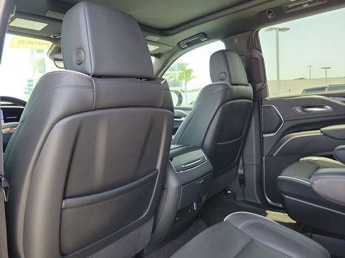 Used 2024 Cadillac Escalade Sport AWD/4WD image 29