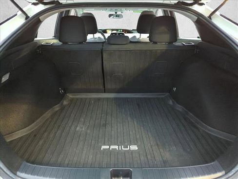 Used 2016 Toyota Prius Two image 6