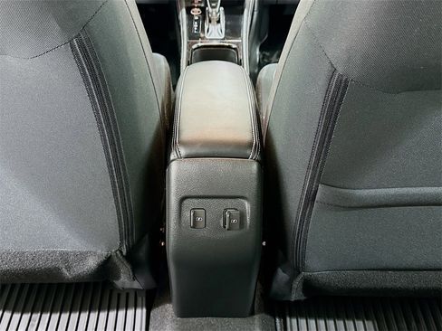 Used 2024 Nissan Kicks SV image 24