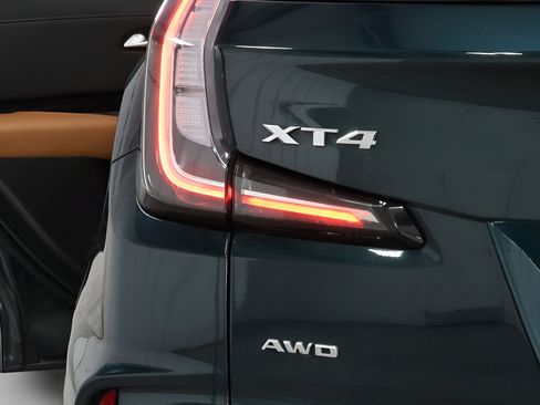 Used 2024 Cadillac XT4 Sport AWD/4WD image 37