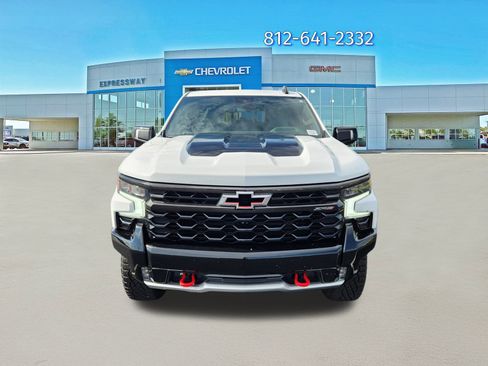 Used 2022 Chevrolet Silverado 1500 ZR2 w/ Technology Package image 2