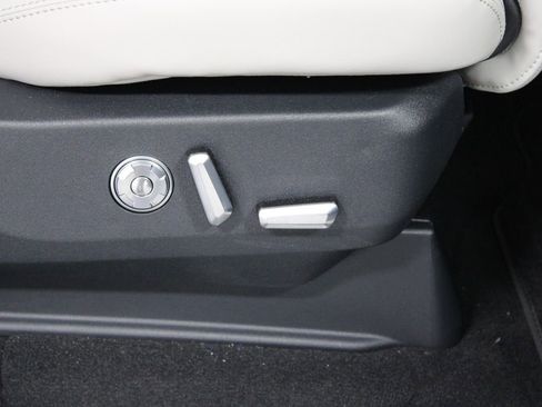 New 2026 Lincoln Navigator Reserve image 29