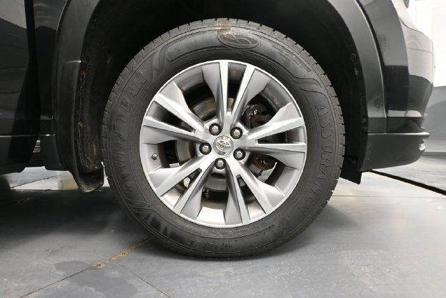Used 2015 Toyota Highlander XLE AWD/4WD image 11