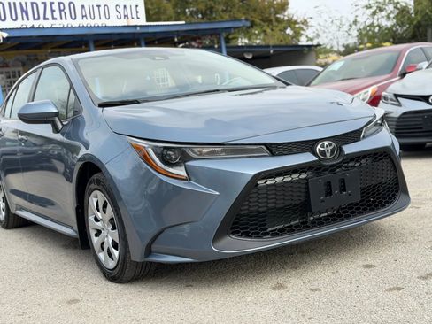 Used 2022 Toyota Corolla LE image 4