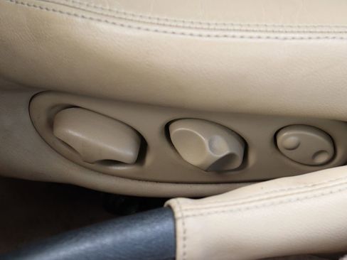 Used 2002 Jaguar XK8 Convertible image 31