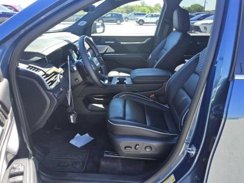 Used 2025 GMC Acadia Denali w/ Super Cruise Package AWD/4WD image 2