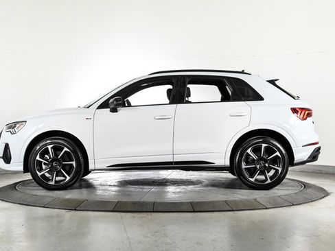 Certified 2025 Audi Q3 2.0T Premium Plus w/ Premium Plus Package image 9