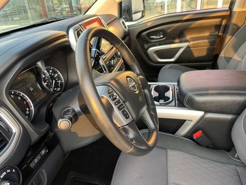 Certified 2024 Nissan Titan SV w/ SV Convenience Package image 17