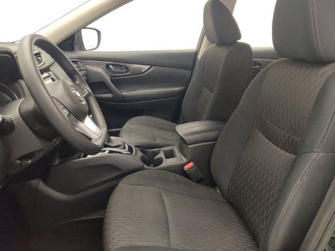 Used 2019 Nissan Rogue S FWD image 17