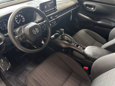 Certified 2025 Honda HR-V LX image 4