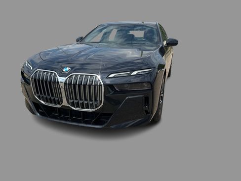 Used 2023 BMW 760i xDrive w/ Luxury Rear Seating Package AWD/4WD image 30