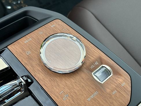 Used 2023 BMW iX xDrive50 w/ Ultimate Package 2 image 20