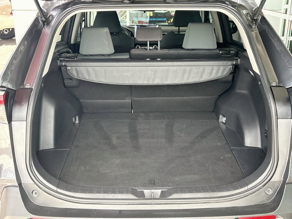 Certified 2025 Toyota RAV4 XLE FWD image 27